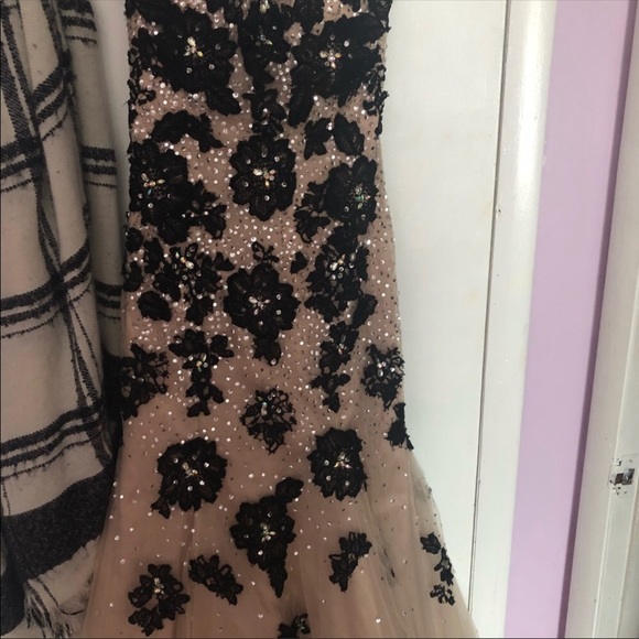 Dress - Picture 5 of 5